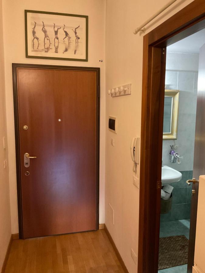 Isolab: Monolocale In Zona Isola Lejlighed Milano Eksteriør billede